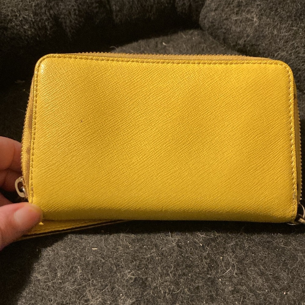 Very rare Michael Kors yellow wristlet - Picture 2 of 7